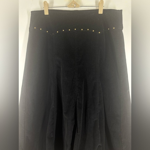 NWOT Hikit Jeans Rivet Studded Black Corduroy Long A-Line Pleated Skirt 10 - Picture 2 of 6